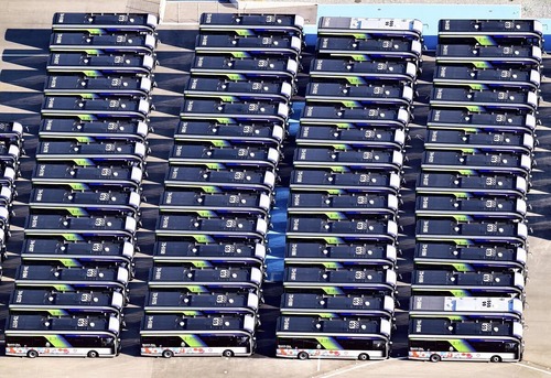 万博にあわせ調達「中国製ＥＶバス」190台の路線バス転用断念、不具合相次ぎ使用中止