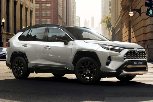 トヨタ「RAV4」大幅値上げ、ガソリン約294万円～/HV約354万円～/PHV約563万円