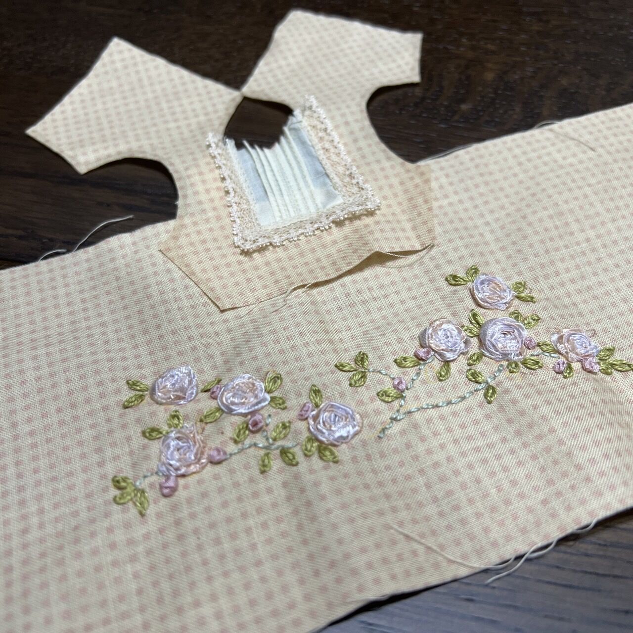 刺繍とリボン刺繍のワンピース୨୧大人サイズ　ドール服　アウトフィット 刺繍とリボン刺繍のワンピース୨୧大人サイズ ドール服 アウトフィット