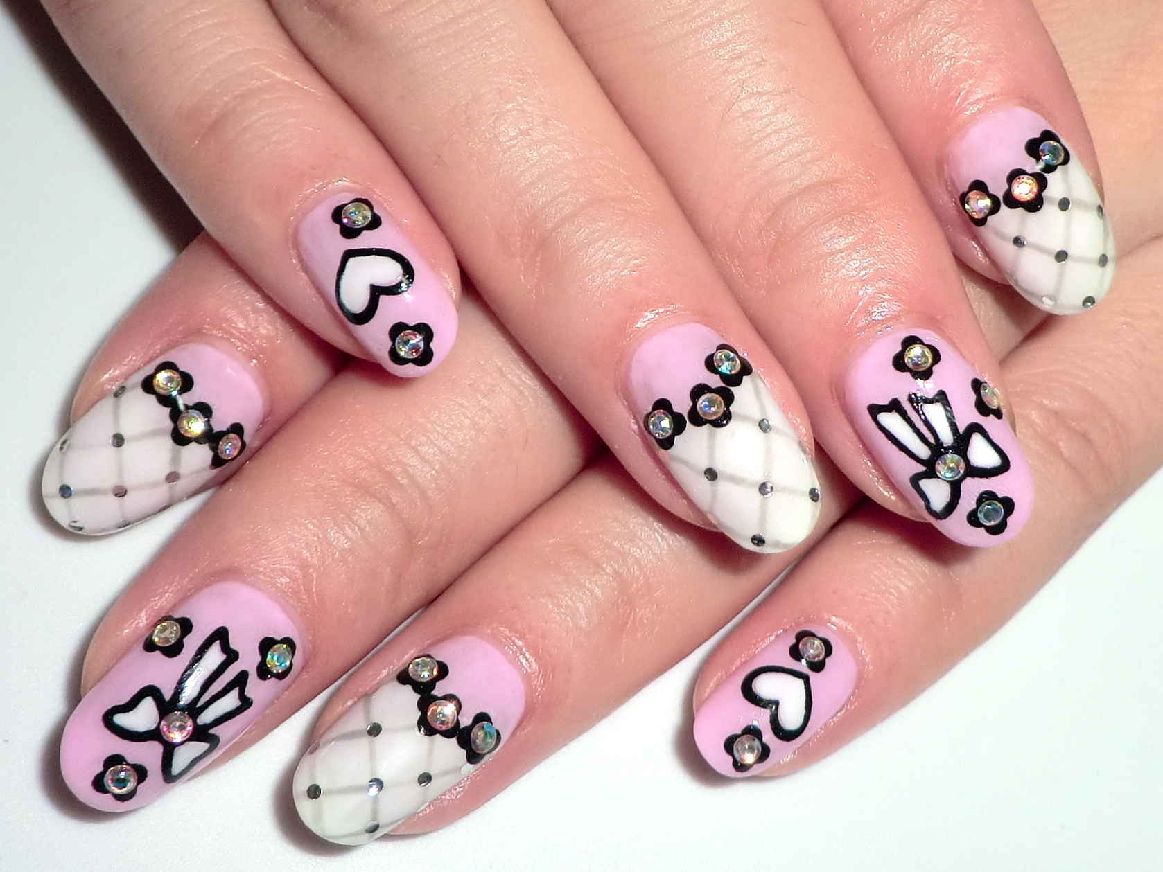 モノトーン ピンクラブリーネイル Yucca Nail ネイルデザイン集