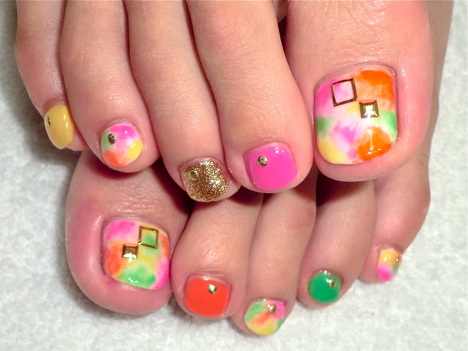 カラフルタイダイフットネイル Yucca Nail ネイルデザイン集