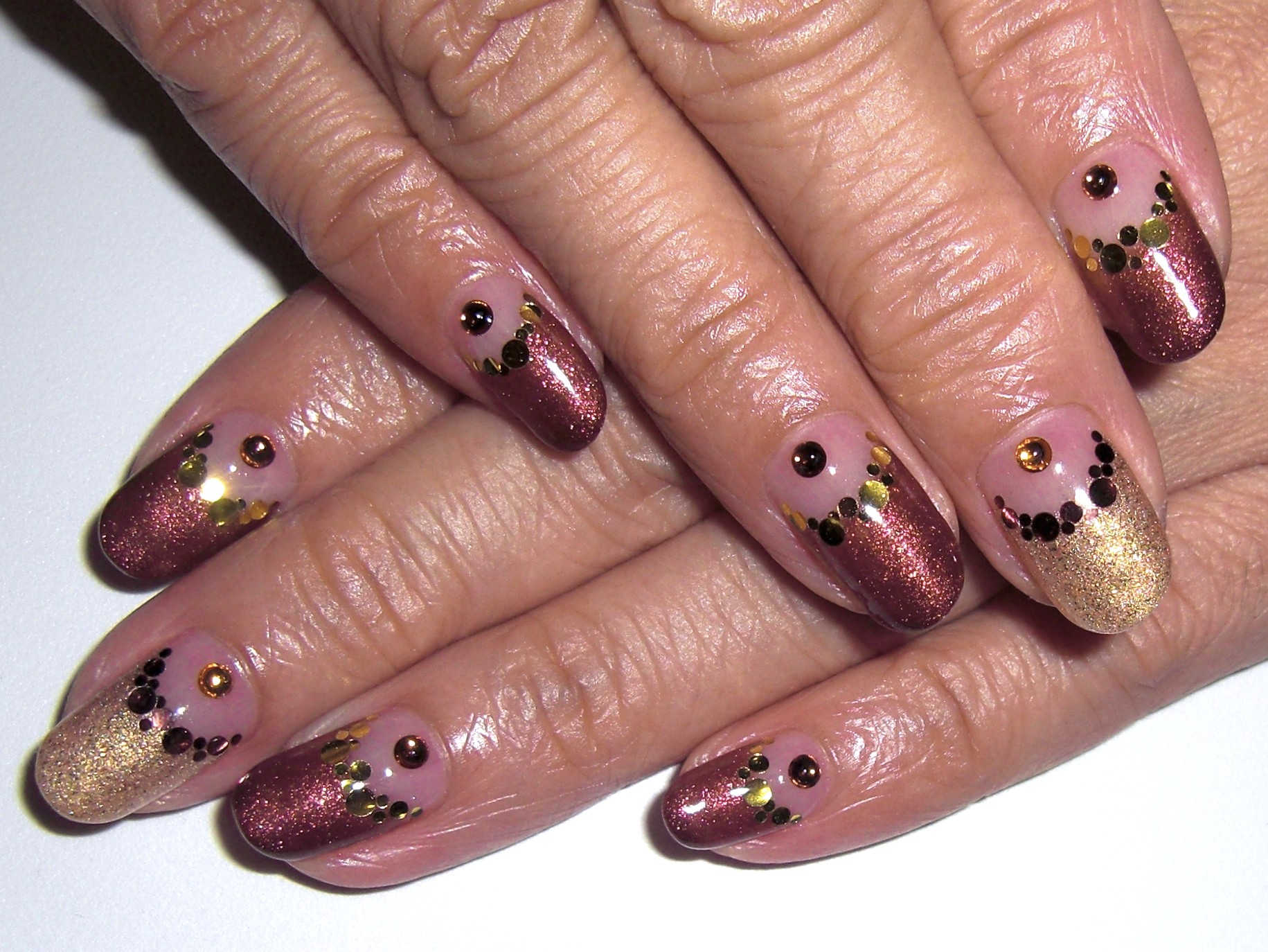 ブロンズ ゴールド逆フレンチネイル Yucca Nail ネイルデザイン集