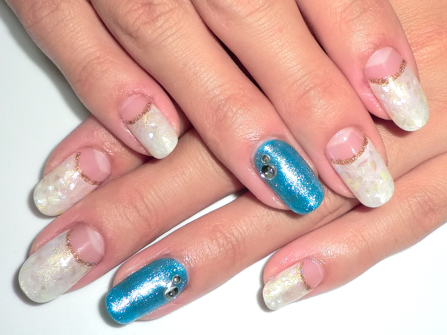 シェル逆フレンチ ブルーネイル Yucca Nail ネイルデザイン集