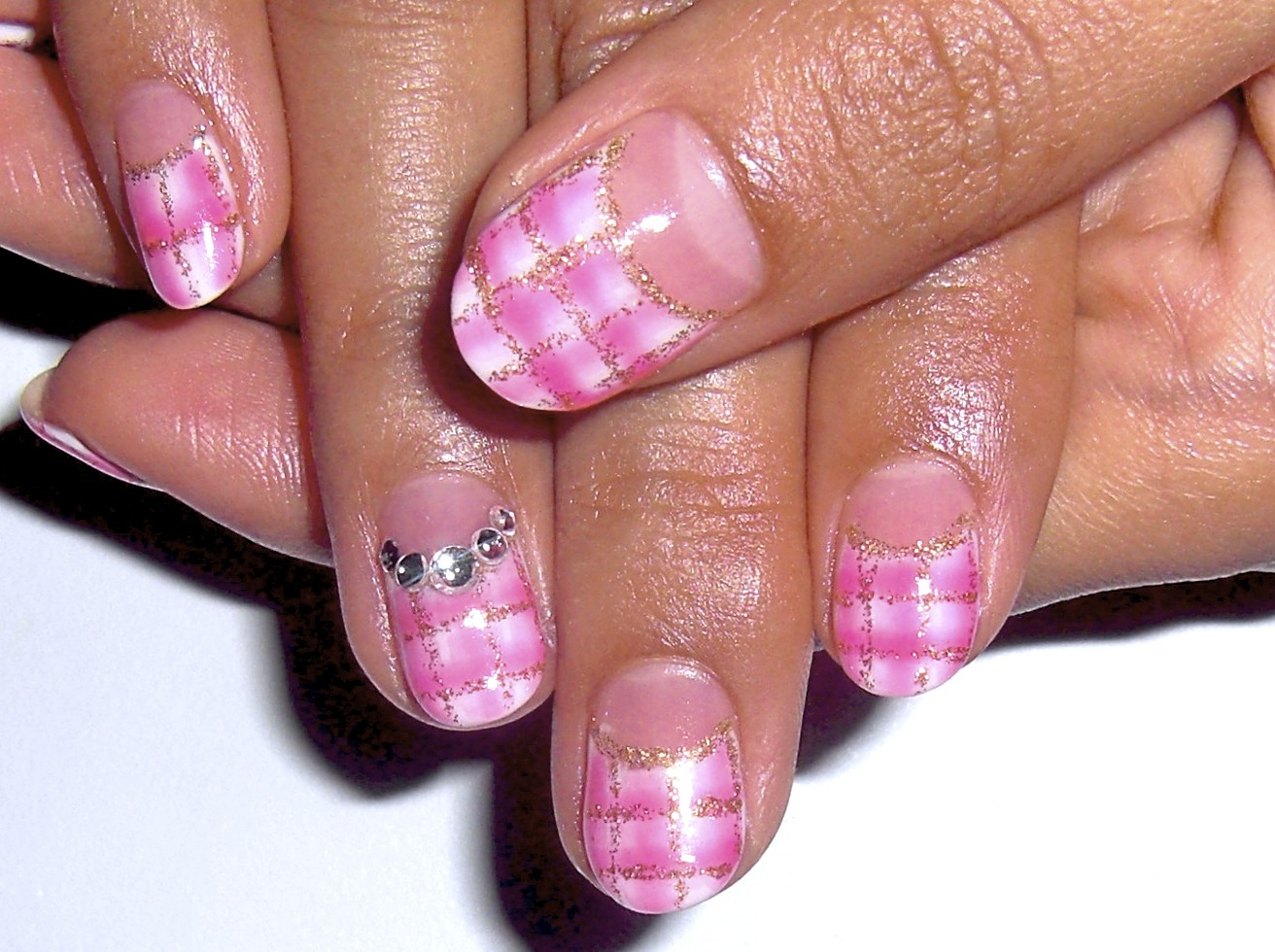 ピンクチェックネイル Yucca Nail ネイルデザイン集