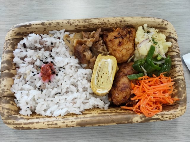 くそまずい昼飯 Turaco 旅と日常を綴る くそまずい昼飯 Turaco 旅と日常を綴る