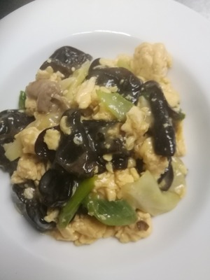Judas(ユダ)の耳で 魚香肉絲(ユゥシャンロゥスゥ)魚は入ってないヨ?