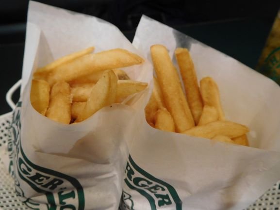 チャイニーズチキンバーガーを食べてみた ラッキーピエロ 北海道 函館 月餅m ゆえぴんm 世界で食す