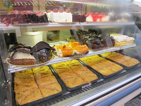 サクっとしっとり とっても甘い バクラヴァ というスイーツ ギリシャ サントリーニ島 月餅m ゆえぴんm 世界で食す