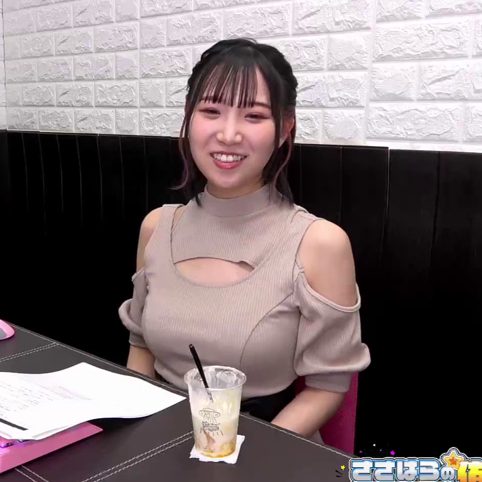 着衣　胸　キャプ 