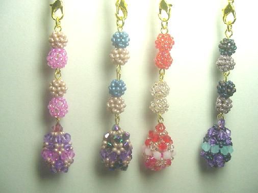 ビーズボールのストラップ 猫のうたたね 金魚のあくび