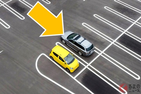 【変態】ガラガラ駐車場で“隣に止める車”に違和感　トナラー心理にSNS騒然