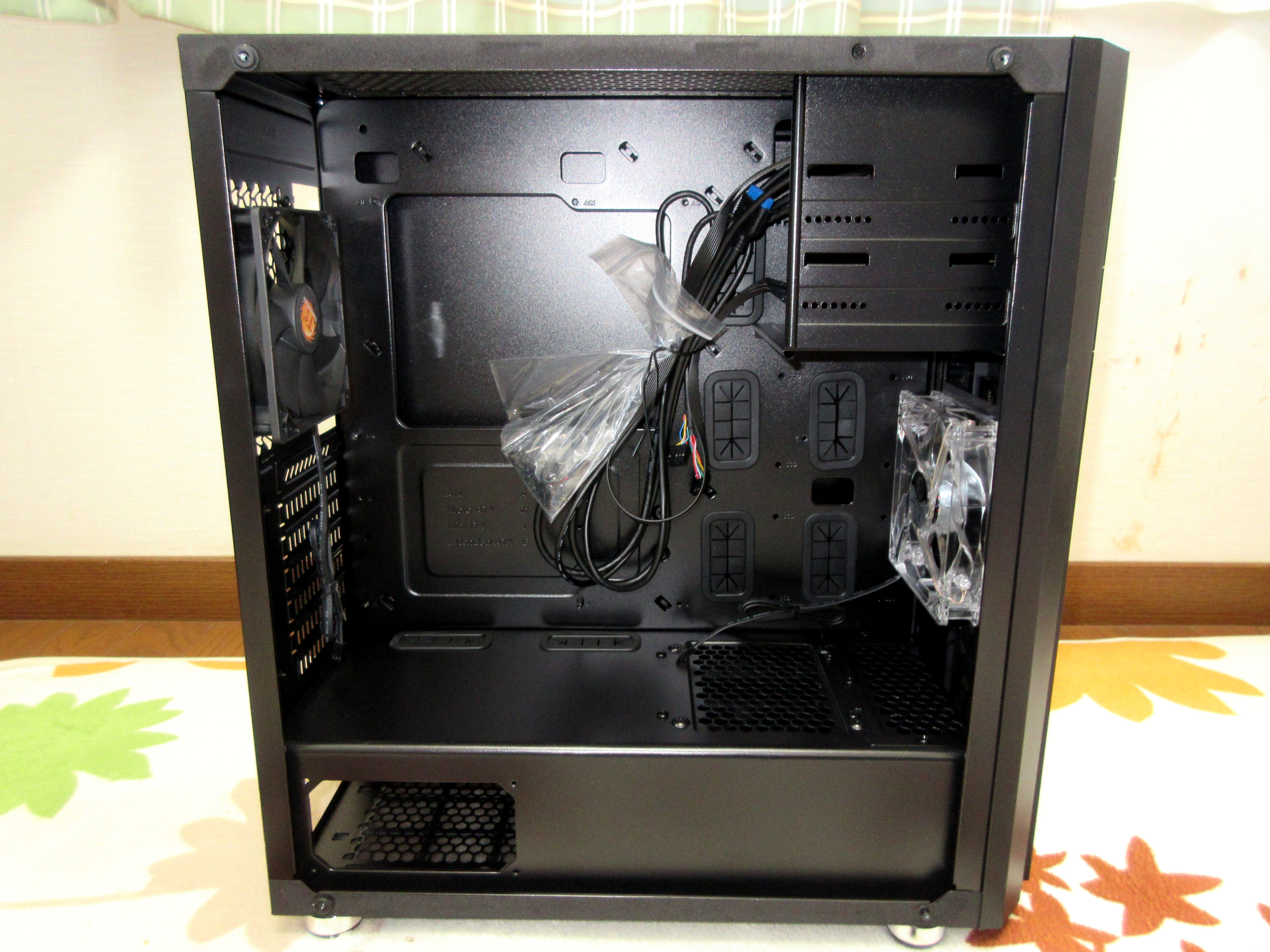 考え方次第で色々出来る！？【Thermaltake】Versa H26組み立て・紹介