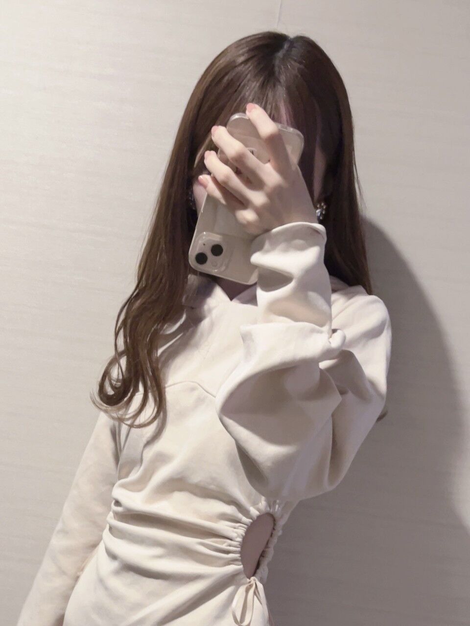 【矢久保美緒】この姿wwwスマホの持ち方がカッコイイ!!