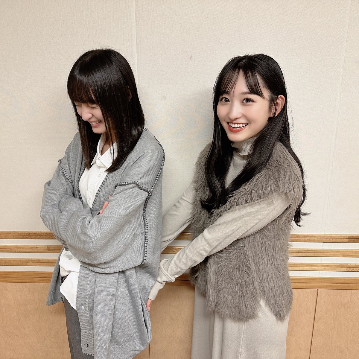 【乃木坂46】お尻触られて耐えるさくちゃんの表情がたまらんwwwwwwww