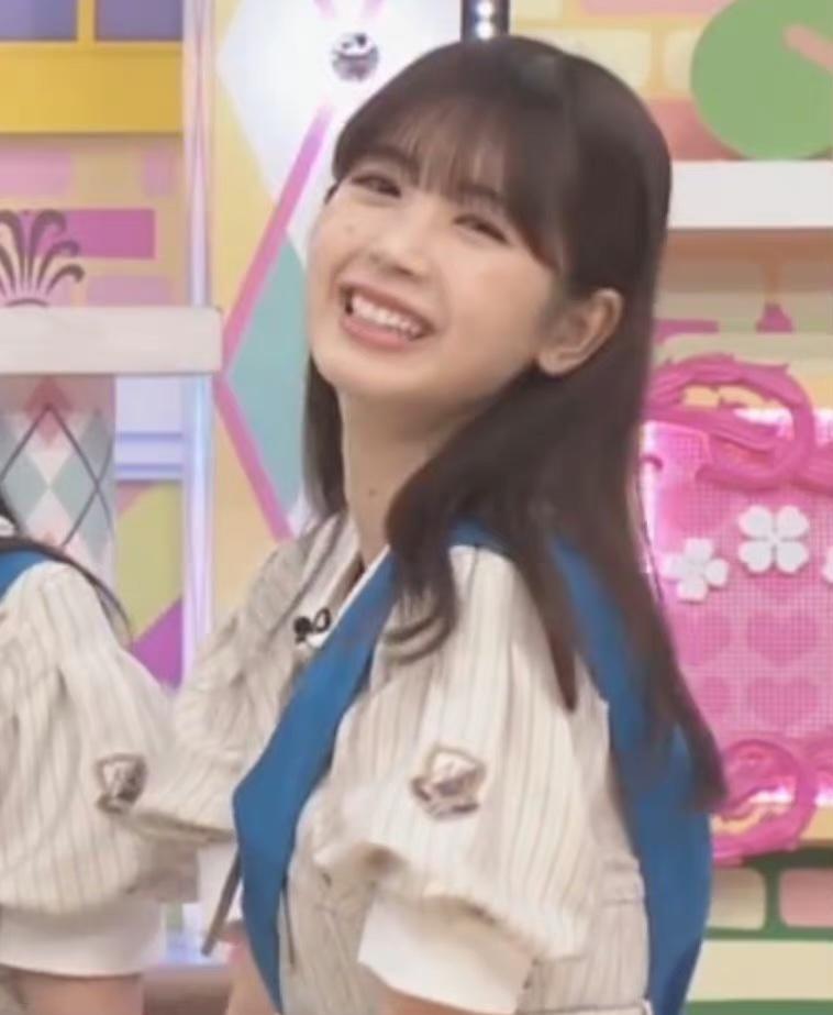 【乃木坂46】あやめちゃん「んも~おおきすぎるってwモゴモゴ」