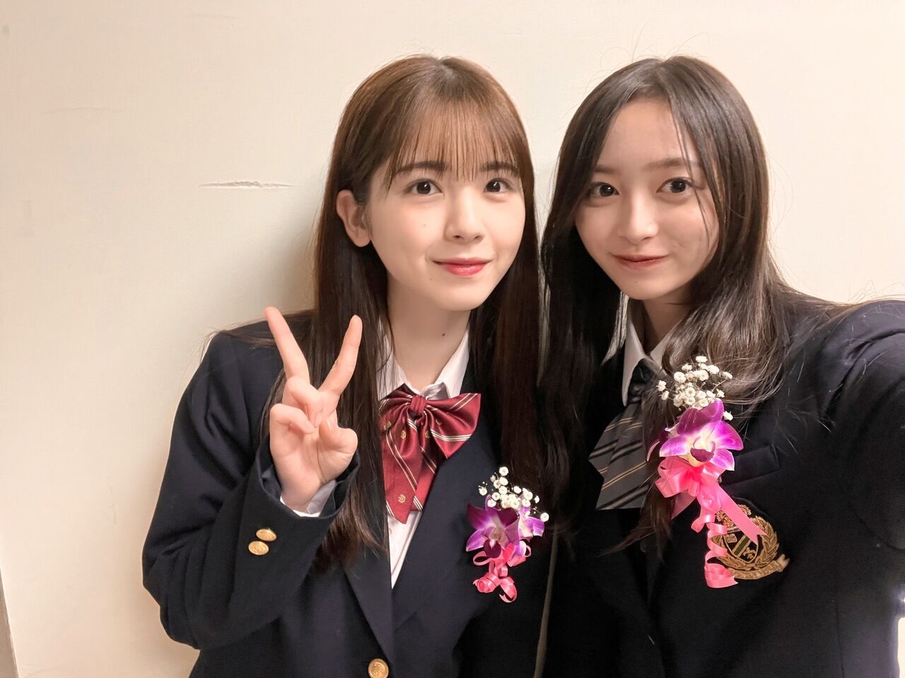 【井上和】唯一同い年のあやめちゃんとの制服ショットがヤバすぎるwwwwwwwwwwww