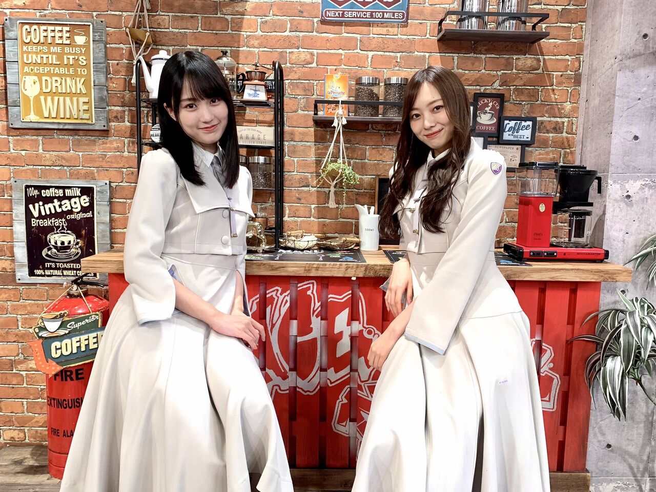 【乃木坂46】賀喜と梅に踏まれたくなる写真ｗｗｗｗｗｗｗｗｗｗｗｗｗｗｗｗｗｗ