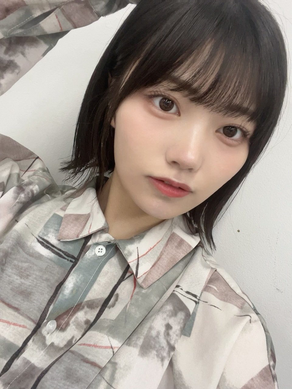 【乃木坂46】中西アルノの手の位置が気になってまう(*´Д`)ハァハァ