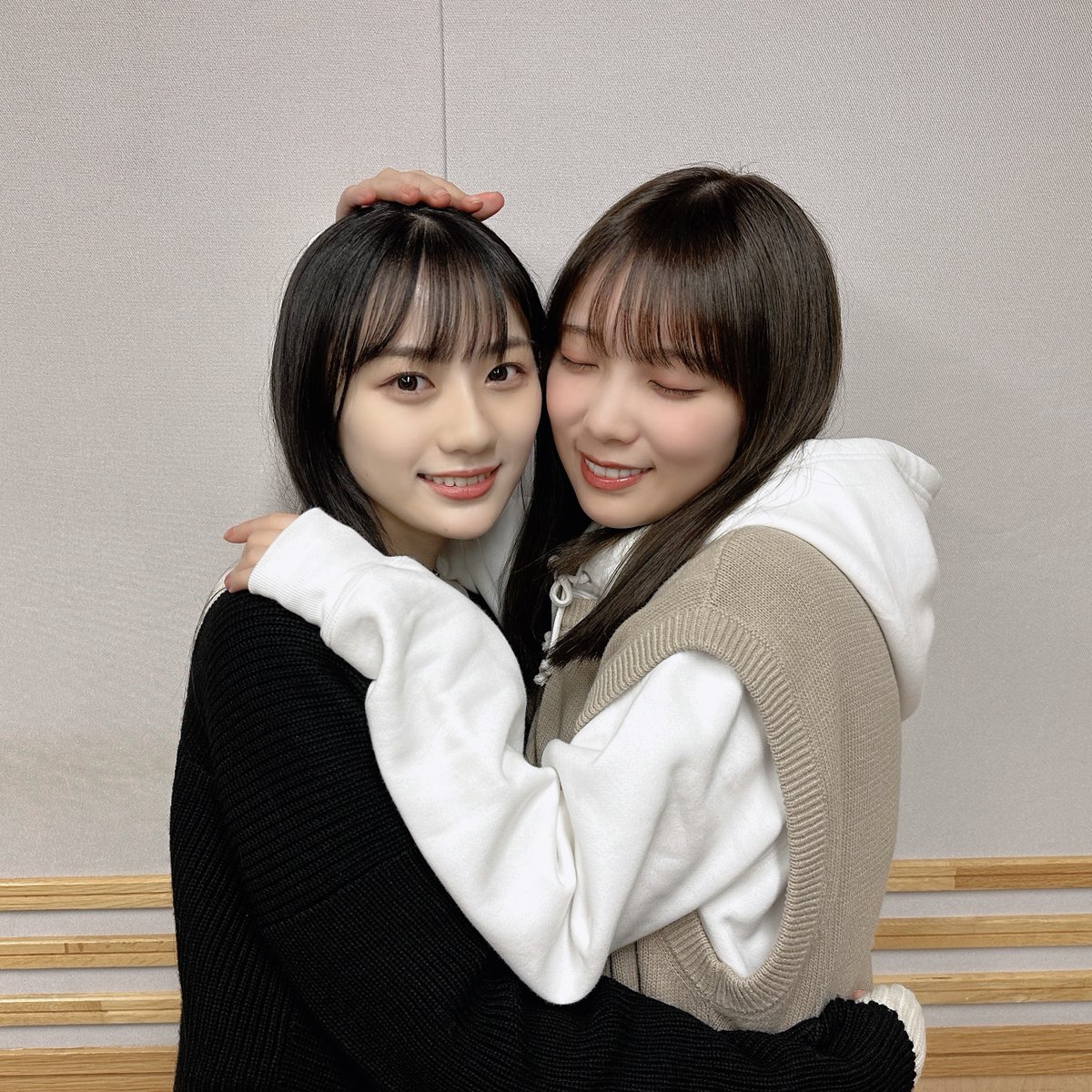 【乃木坂46】さくたん「間、挟まれてみる?お〇ぱいサンド気持ちいいよ♡」