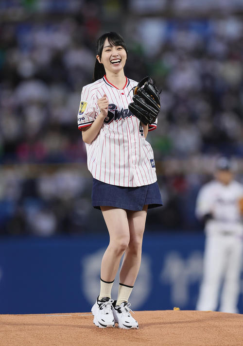 【賀喜遥香】最初のかっきー投法がガチでヤバすぎwwwwwww