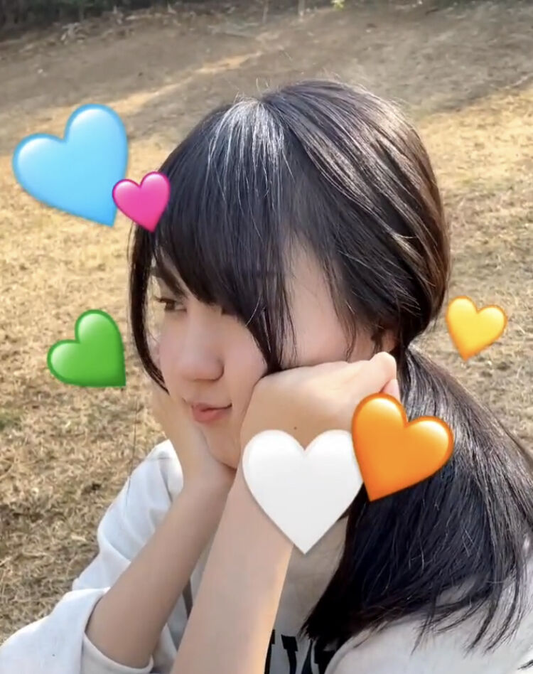 【賀喜遥香】歯、すっごい出てるけど凄い可愛い笑顔wwwwwwwwwww