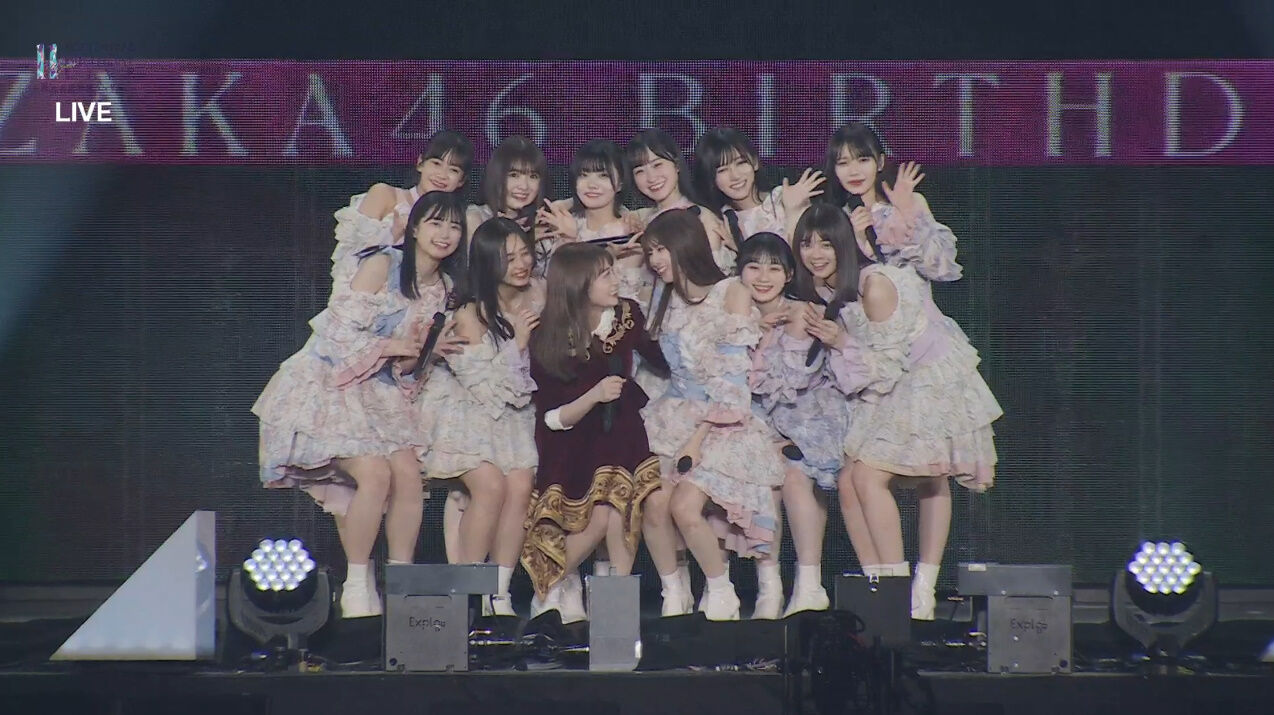 【乃木坂46】あれ?足が1本多くないか….?
