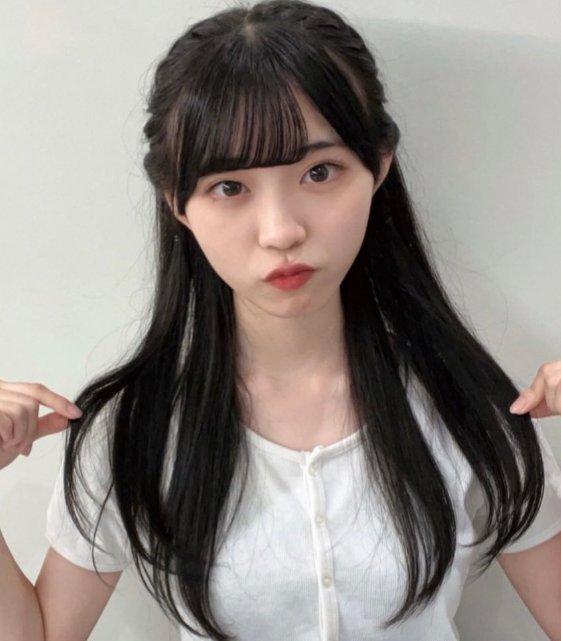 【僕青】金澤亜美ちゃん、細いけど膨らみがしっかり確認