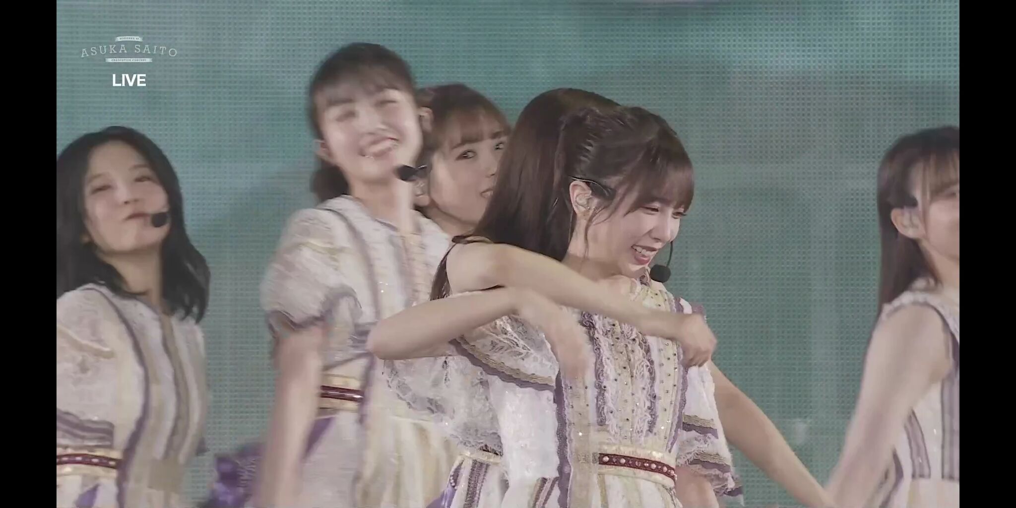 【乃木坂46】飛鳥ちゃん背後から羽交い絞めロックwwwwwwwwwwwwwww
