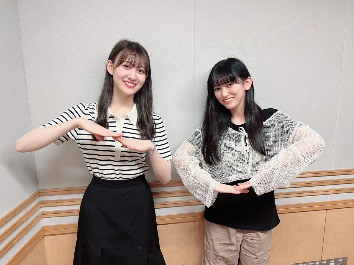 【乃木坂46】これ何のポーズやろ?wwwww