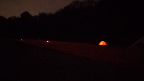 テントと夜