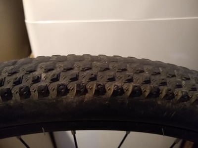 ツルツルMTBタイヤ