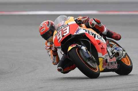 ディスクカバー装着motoGPマシン