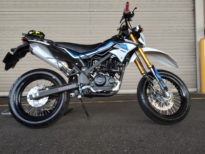 タイヤ交換したDトラ150SE