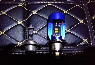 LEDヘッドライトとハロゲンランプ