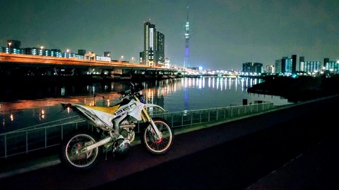 隅田川　東京スカイツリー　WR250R