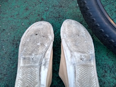 【MTBフラペとシューズ】靴底に穴が空いてしまったのでタイヤ貼り付けて延命( ✌︎'ω')✌︎