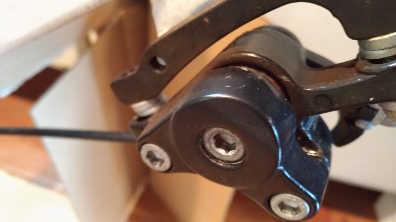 自転車 ディスク ブレーキ パッド 交換