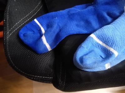 穴あき靴下の片割れ