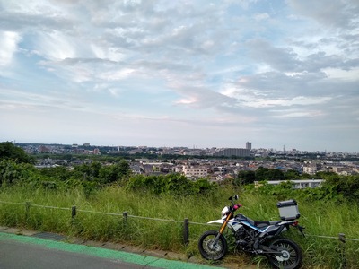 D-Tracker150SEとジュラルミントップケース
