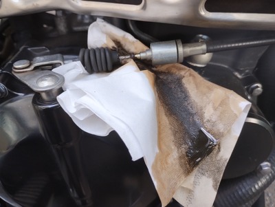 クラッチワイヤーの洗浄