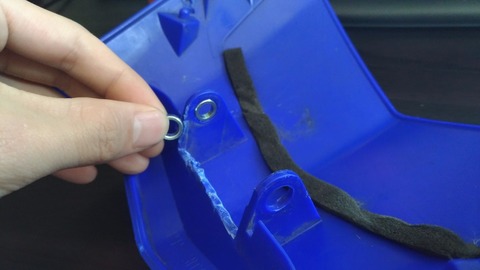 WR250R純正ヘッドライト加工中の写真