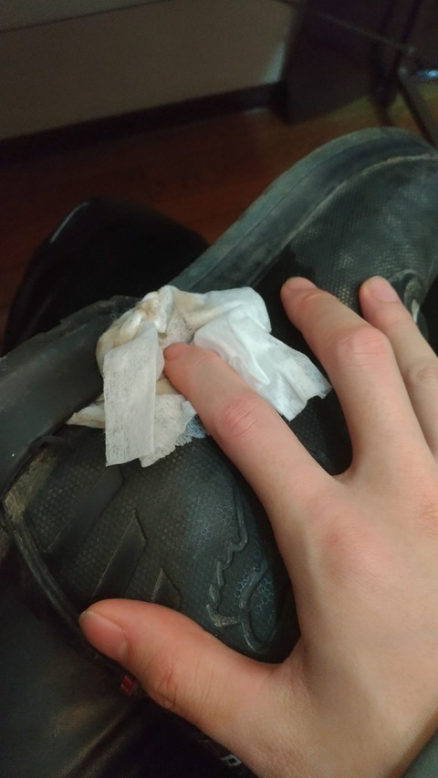 Fox Comp5を除光液で掃除中