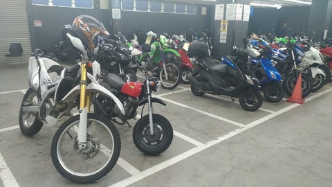 【バイク用品店】関東でオフロード用品の豊富なバイク用品店の一つ！埼玉ナップスに行ってきた！