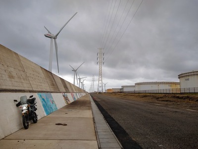 【風力発電を見に」茨城県神栖市に行ってきたら風が強く、寒かった（小並