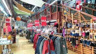 Wild1多摩店出入り口
