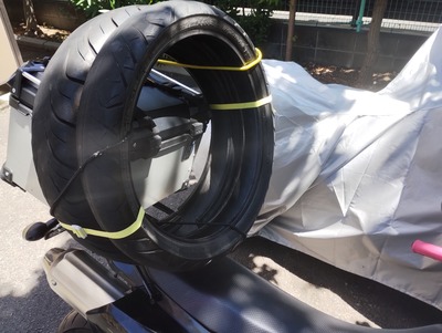 ツルツル廃タイヤ