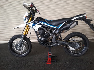 D-Tracker150SEとリフトスタンド