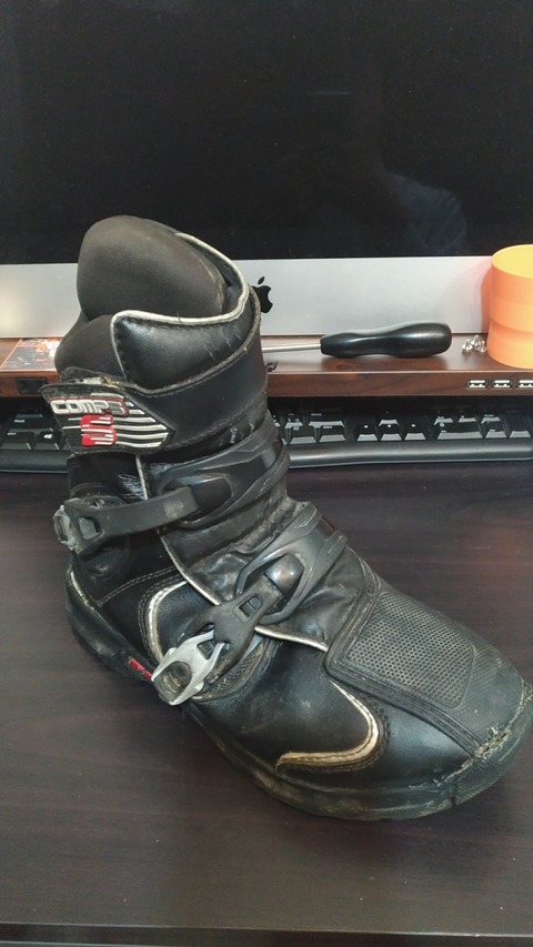 接着を完了して完成したFox Comp5の写真