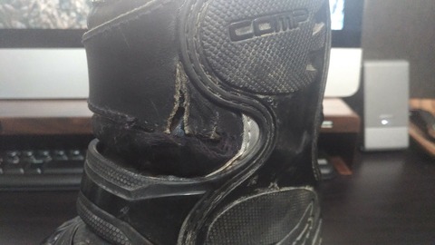 壊れてしまったFox Comp5ショートブーツの写真3