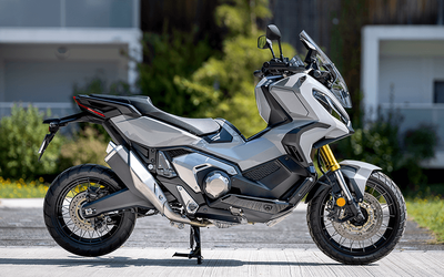 都会で、自然で、映えるスタイリング X-ADV